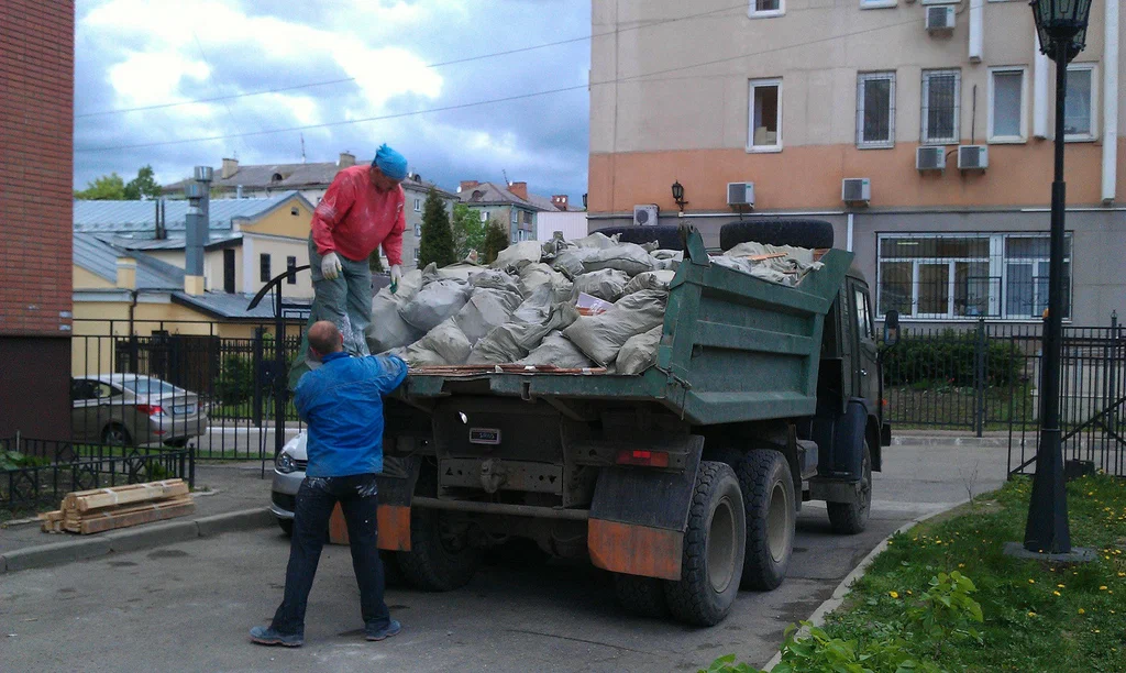 Вывоз строительного мусора в Полевской от 1642 руб. – ПроМусор