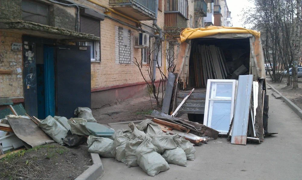 Вывоз мусора после ремонта в Полевской от ПроМусор — цены от 4619 руб., быстро и недорого