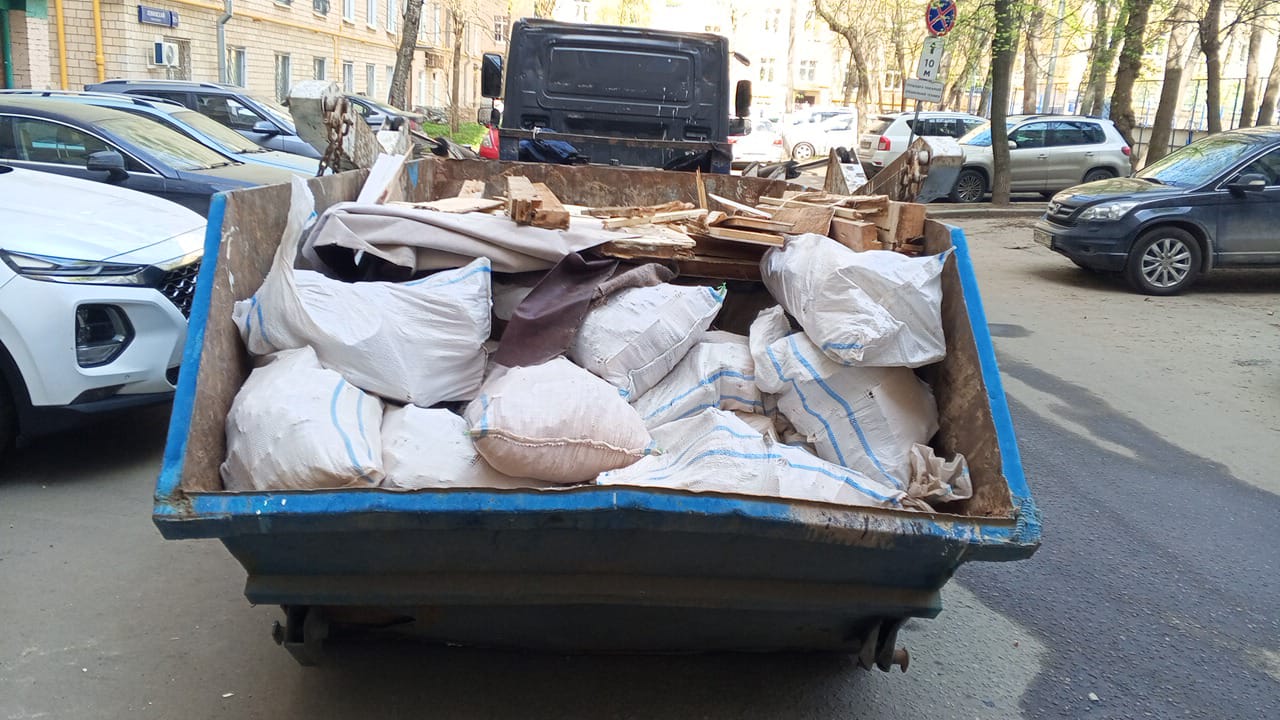 Вывоз мусора из магазина в Полевской в октябре