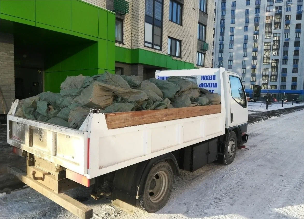 Вывоз мусора грузовым фургоном 3 тонны в Полевской — цена от 1386 руб., ПроМусор