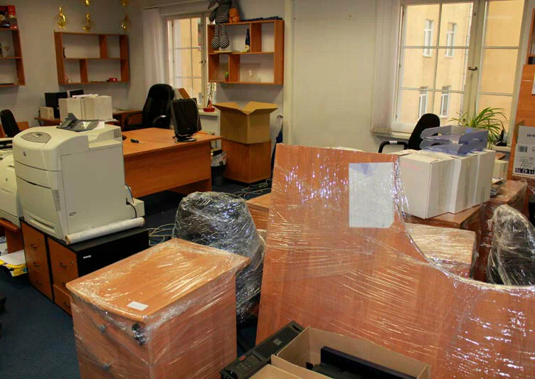 Вывоз старой офисной мебели в Полевской в октябре
