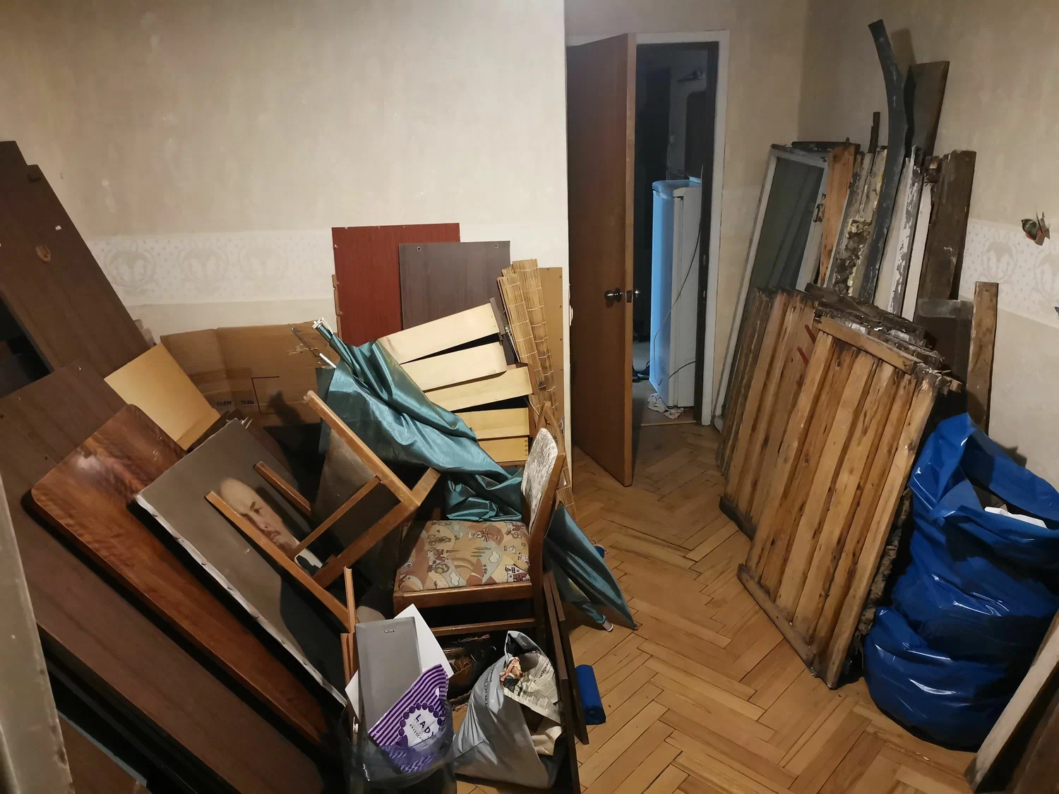 Демонтаж мебели с вывозом и утилизацией в Полевской в октябре